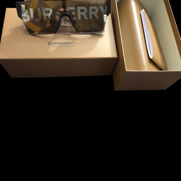 Burberry Black Sunglasses with Tan Case - Picture 4 of 10
